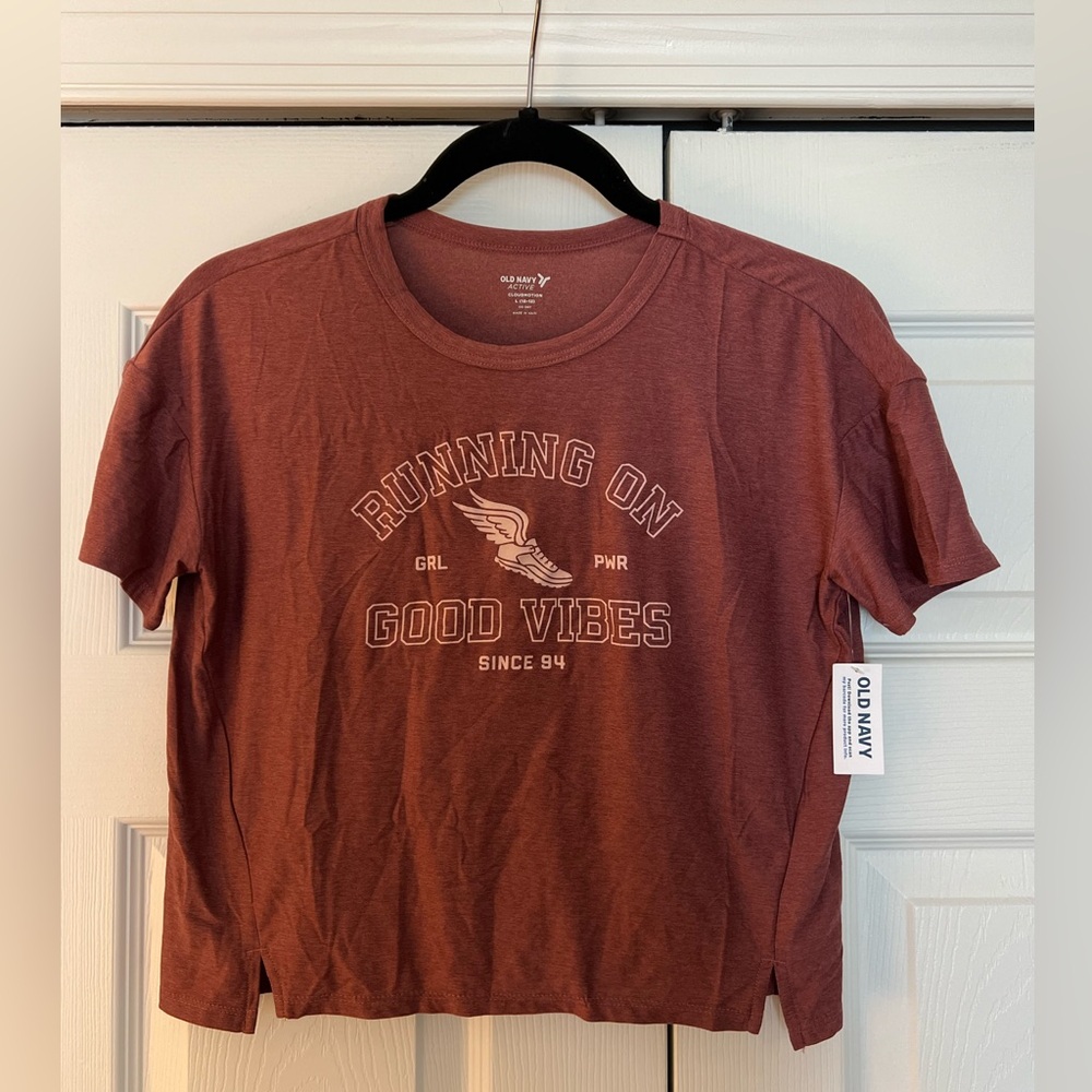 Old Navy Athletic Cropped Tee